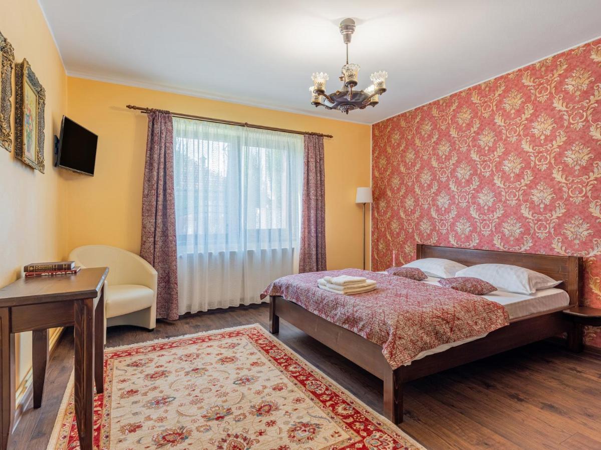 Casa Saraste Hotel ริชนอฟ ภายนอก รูปภาพ