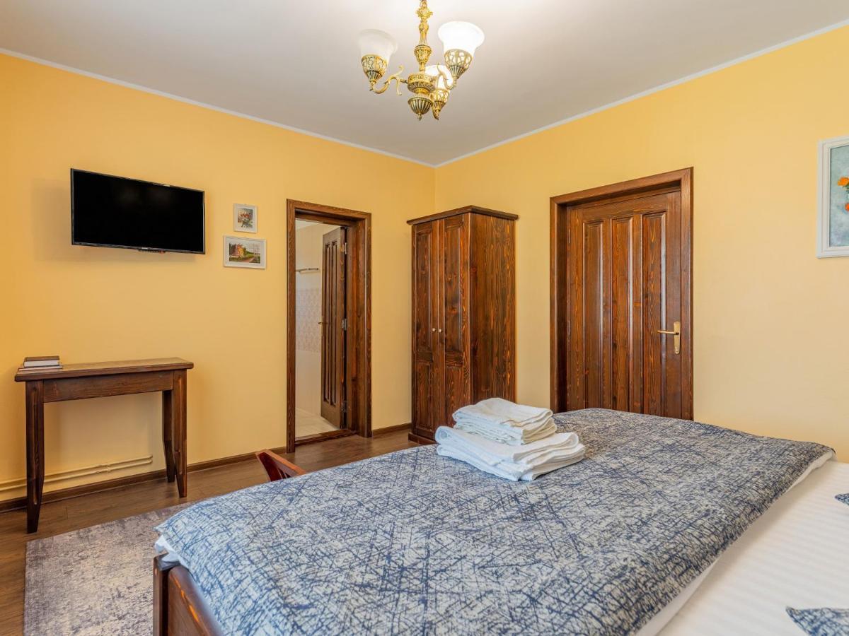 Casa Saraste Hotel ริชนอฟ ภายนอก รูปภาพ