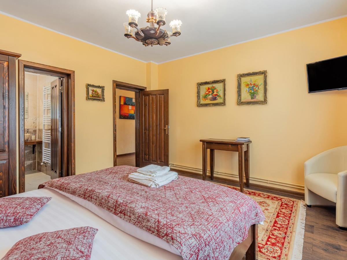 Casa Saraste Hotel ริชนอฟ ภายนอก รูปภาพ