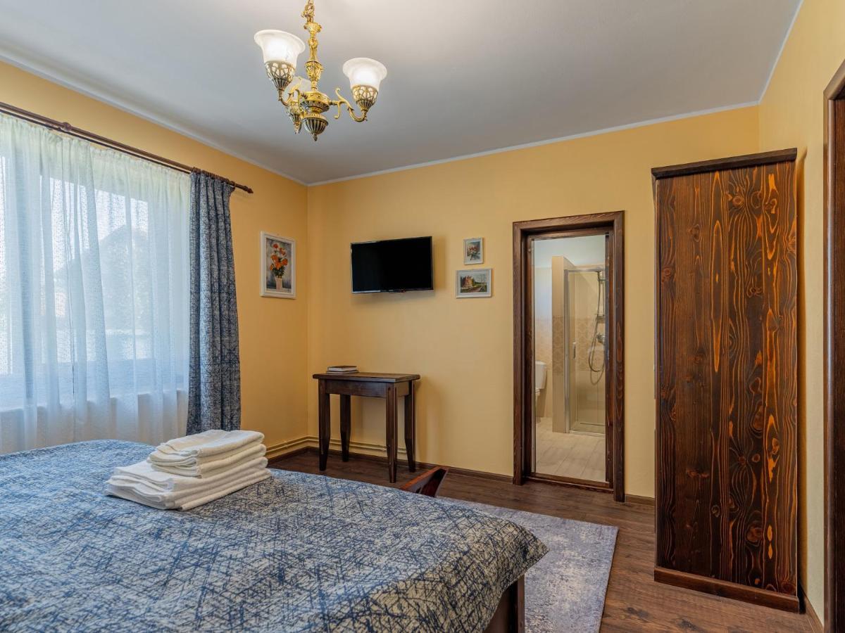 Casa Saraste Hotel ริชนอฟ ภายนอก รูปภาพ