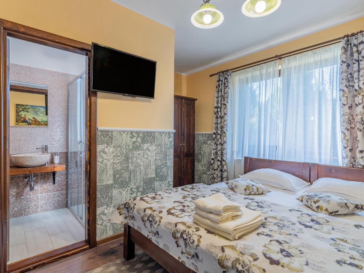 Casa Saraste Hotel ริชนอฟ ภายนอก รูปภาพ